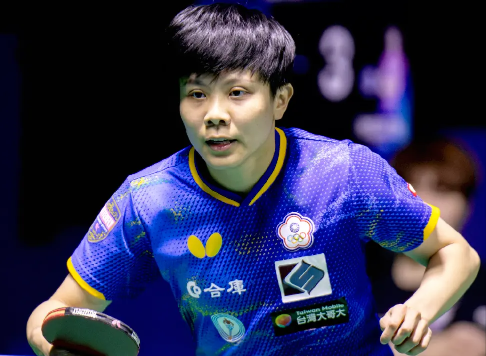 第二局郑怡, 却与对方打, 惨败先丢一