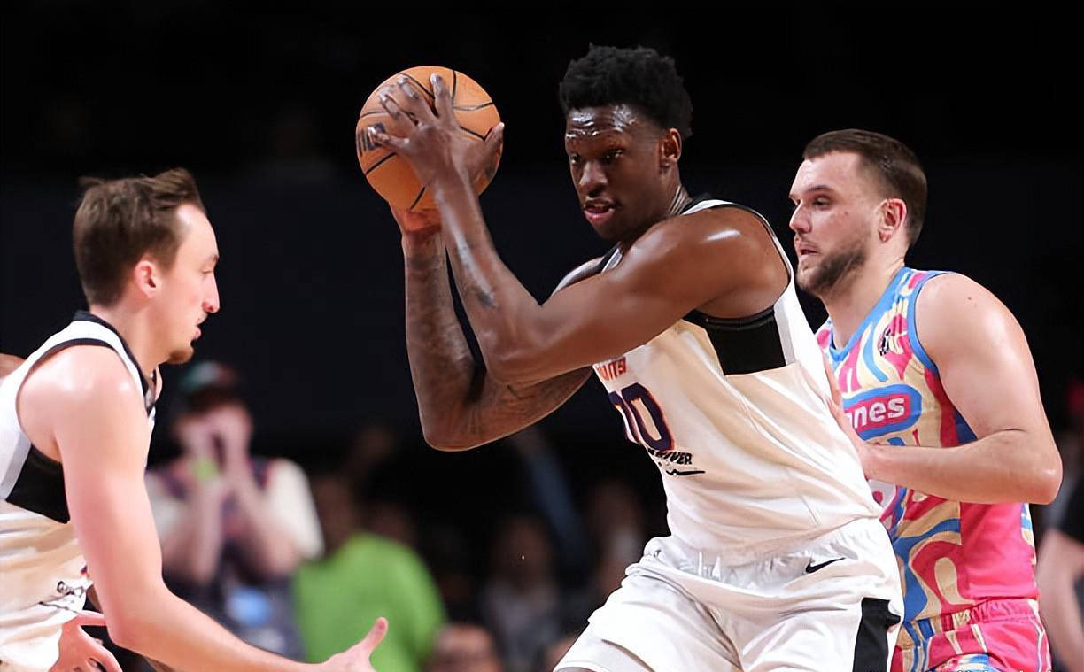 阳签署了一, 布鲁克林篮 阳签署了一, 布鲁克林篮